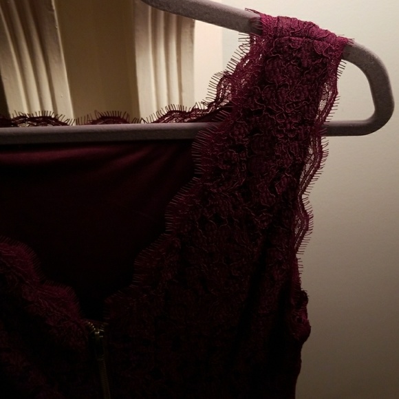 GORGEOUS lace cocktail dress - Picture 5 of 7